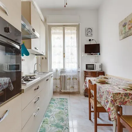 Guesthost - Polytechnic Lovely And Cosy Flat * 밀라노